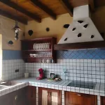 Lanzarote Casa Volcánica-anclada Sobre La Lava Del Volcán Villa