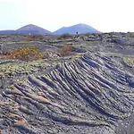 Lanzarote Casa Volcanica-anclada Sobre La Lava Del Volcan