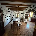 Villa Lanzarote Casa Volcánica-anclada Sobre La Lava Del Volcán *
