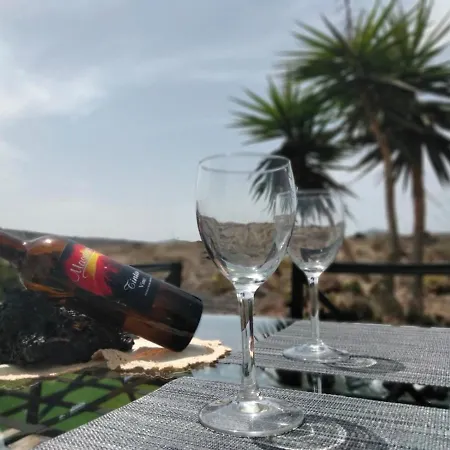 Lanzarote Casa Volcanica-anclada Sobre La Lava Del Volcan Βίλα Montana Blanca