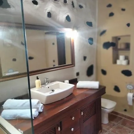 וילה Lanzarote Casa Volcanica-anclada Sobre La Lava Del Volcan *