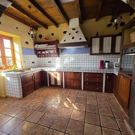 Lanzarote Casa Volcánica-anclada Sobre La Lava Del Volcán Villa *