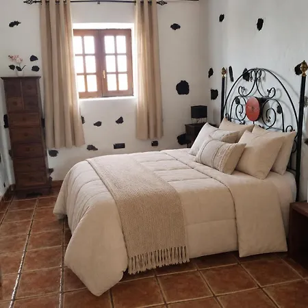 Lanzarote Casa Volcanica-anclada Sobre La Lava Del Volcan Villa