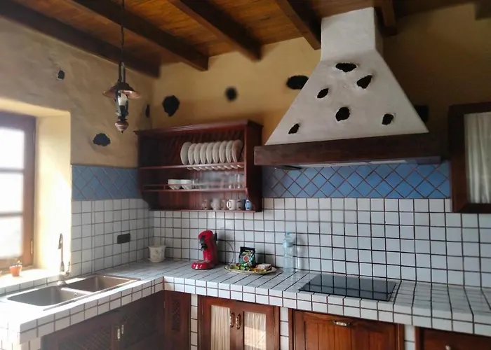 Lanzarote Casa Volcanica-anclada Sobre La Lava Del Volcan Villa