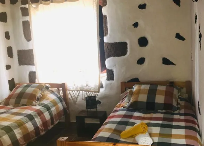 Villa Lanzarote Casa Volcanica-anclada Sobre La Lava Del Volcan